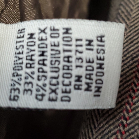 Amanda Smith skirt suit - Picture 3 of 4